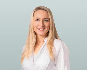 Nina Tesevic - Senior Accountant - Bizally